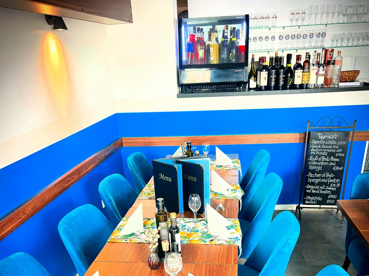 Tavolo apparecchiato nella sala di La Pasteria